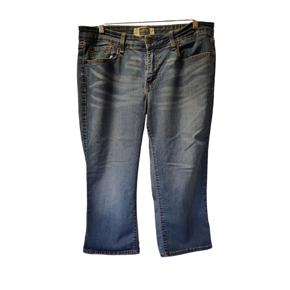 Signature Levi Size 12 Women's Denim Capri Jeans‎